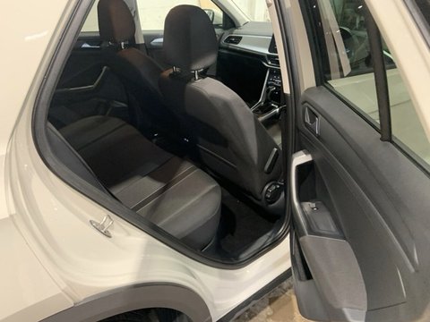 Volkswagen T-Roc LIFE TSI DSG 13
