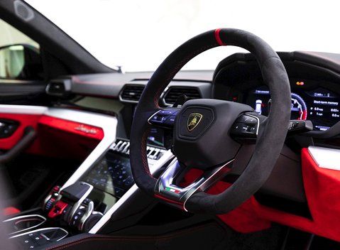 Lamborghini Urus NERO Design 9