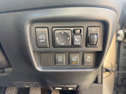 Nissan Juke 1.2 DIG-T Tekna SUV 5dr Petrol Manual 18