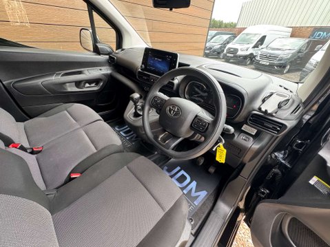 Toyota Proace City 1.5 Proace City Icon 24