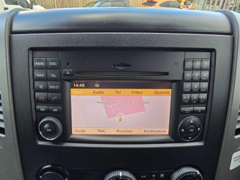 Mercedes-Benz Sprinter 319 CDI MWB 23