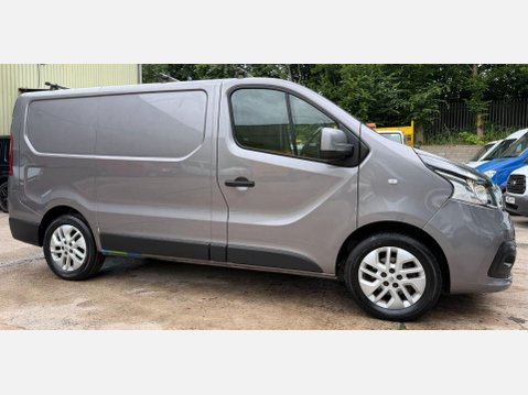 Renault Trafic 1.6 dCi 27 Sport Nav Panel Van 5dr Diesel Manual SWB Standard Roof Euro 6 ( 5