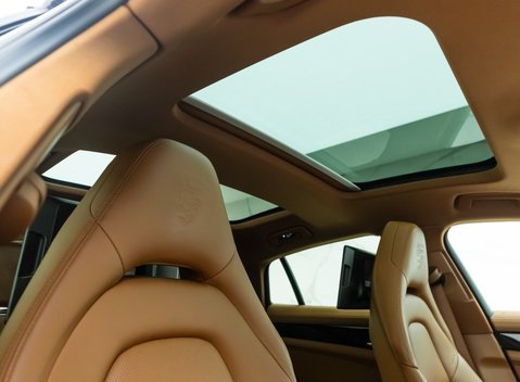 Porsche Panamera 4S E-Hybrid 12