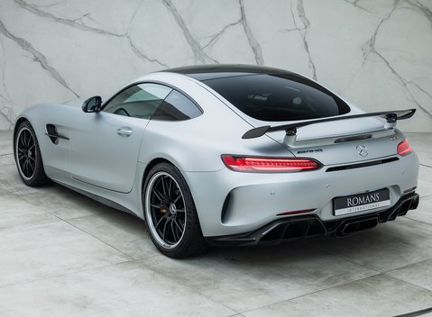 Mercedes-Benz AMG GT R 12