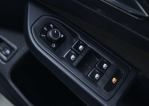 Volkswagen Golf 1.4 TSI 13kWh Style Hatchback 5dr Petrol Plug-in Hybrid DSG Euro 6 (s/s) (2 44