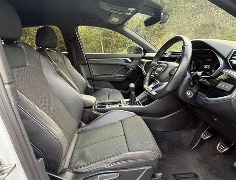 Audi Q3 1.5 TFSI CoD 35 Black Edition Sportback 5dr Petrol Manual Euro 6 (s/s) (150 9