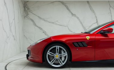 Ferrari GTC4 Lusso V12 39