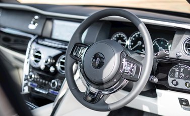 Rolls-Royce Cullinan 11