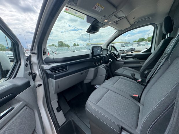 Ford Transit Custom LWB L2H1 Low Roof Limited 300 Air Con Alloys Camera Sensors EURO 6 12