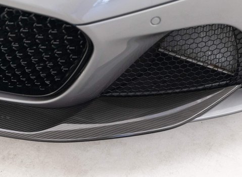 Aston Martin DBS Superleggera 21