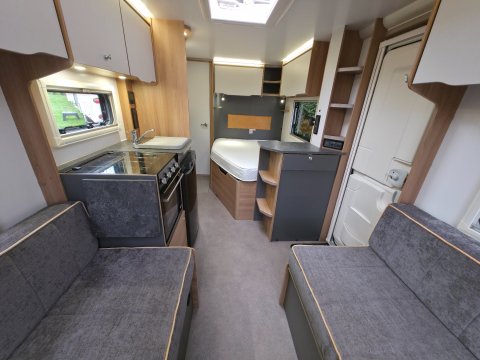 Bailey Discovery D4-4 17