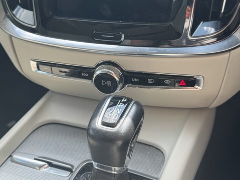 Volvo V60 2.0 D4 Inscription Pro Estate 5dr Diesel Auto Euro 6 (s/s) (190 ps) 25