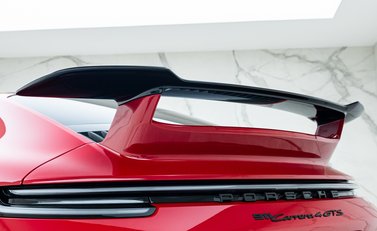 Porsche 911 Carrera 4 GTS (992) 31