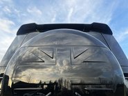 Land Rover Defender V8 37