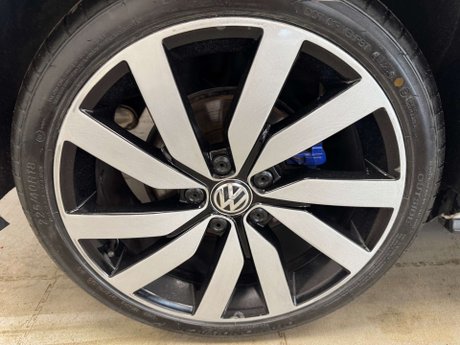 Volkswagen Golf 1.4 Golf GTE Advance Semi-Auto 5dr 9