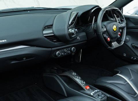 Ferrari 488 Spider 19