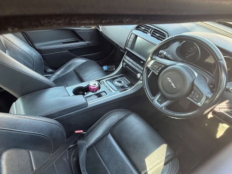 Jaguar XE 2.0 XE R-Sport D Auto 4dr 6