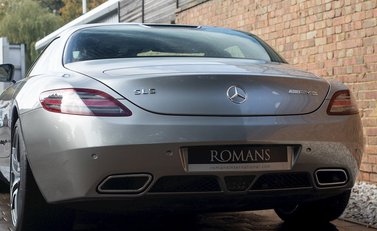 Mercedes-Benz SLS AMG 24