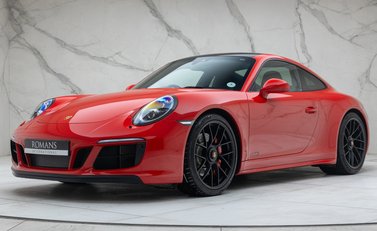 Porsche 911 Carrera 4 GTS (991.2) 1