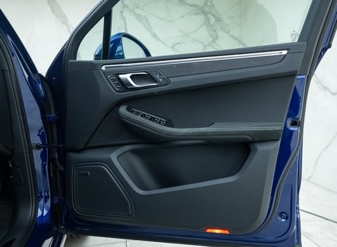 Porsche Macan GTS 18