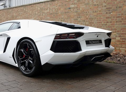 Lamborghini Aventador LP 700-4 11