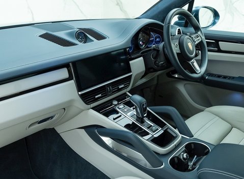 Porsche Cayenne TURBO S E-HYBRID 14