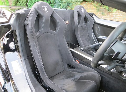 Lamborghini Gallardo LP 570-4 Performante Spyder 10