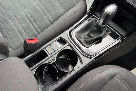 Volkswagen Touran SEL TSI DSG AUTOMATIC - 7 SEATS - ADAPTIVE CRUISE -DEMO +1 OWNER -FVWSH 42