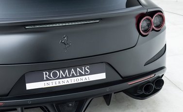 Ferrari GTC4 Lusso V12 24