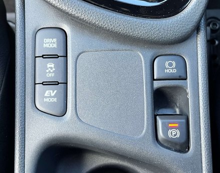 Toyota Yaris 1.5 Yaris Dynamic HEV CVT 5dr 52