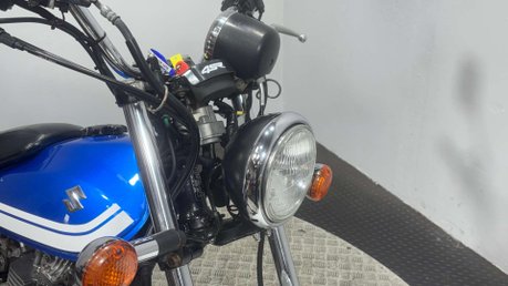 Suzuki RV125 VANVAN 125 2016 28K VERY CLEAN ICONIC SAND BIKE 125CC NAKED LEARNER 24