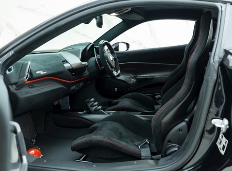 Ferrari 488 Pista Piloti 13