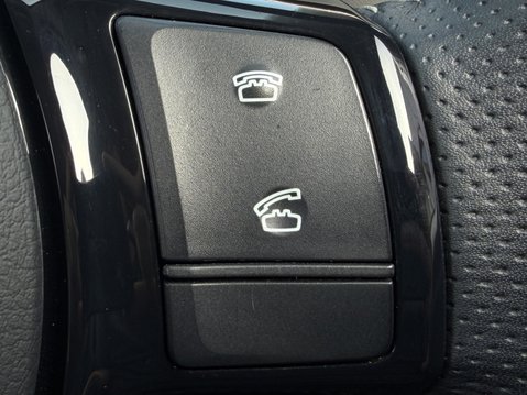Toyota Yaris 1.5 Hybrid Design 5dr CVT [Nav] 29