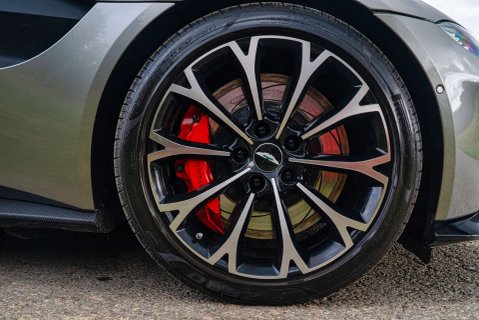 Aston Martin Vantage 4.0 Vantage V8 Auto 3dr 6