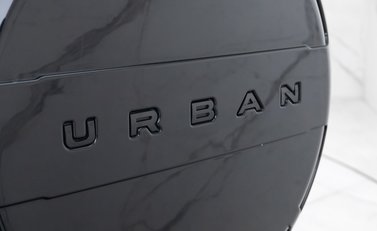 Land Rover Defender 110 D300 HSE Hard Top URBAN 30