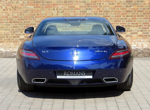 Mercedes-Benz SLS AMG 13