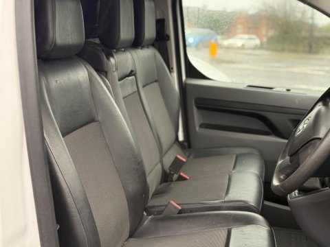 Vauxhall Vivaro 1.5 Turbo D 2900 Sportive L2 H1 Euro 6 (s/s) 5dr 15