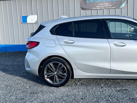 BMW 1 Series 1.5 118i Sport Euro 6 (s/s) 5dr 23