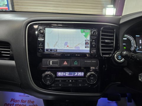 Mitsubishi Outlander 2.0h 12kWh 4h CVT 4WD Euro 6 (s/s) 5dr 28