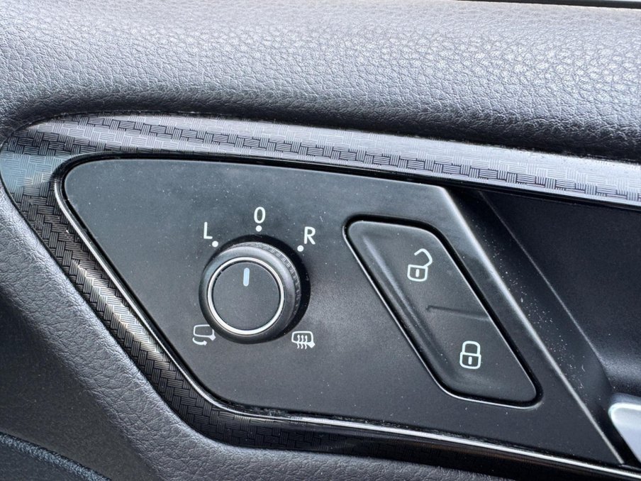 2016 Volkswagen Golf — image 40