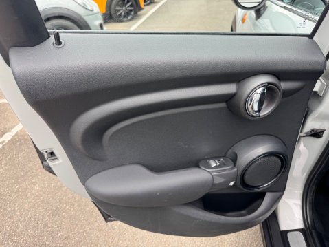 Mini Hatch COOPER 56