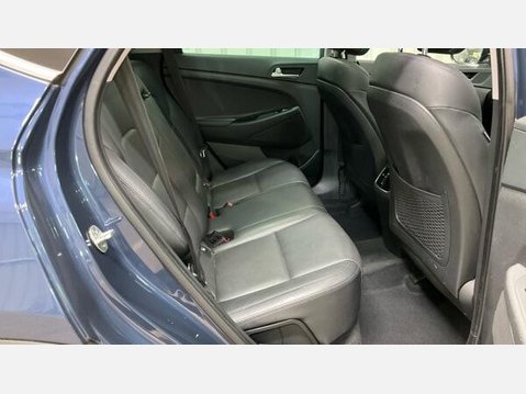 Hyundai TUCSON 2.0 CRDi Blue Drive Premium SE Euro 6 (s/s) 5dr 8