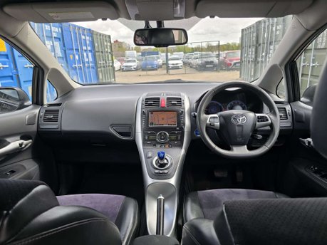 Toyota Auris 1.8 VVT-h T Spirit Hatchback 5dr Petrol Hybrid CVT Euro 5 (s/s) (136 ps) 13