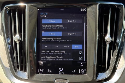 Volvo V60 RECHARGE T6 INSCRIPTION AWD - FULL MAIN DEALER SERVICE - HUGE SPEC 57