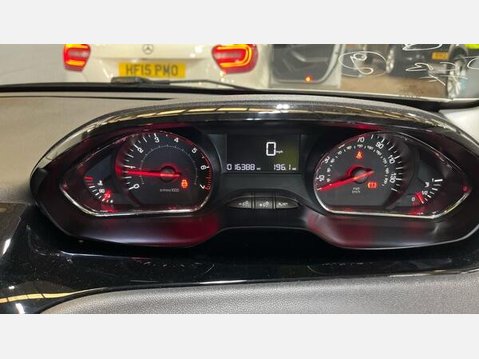 Peugeot 208 1.2 VTi PureTech Active Euro 5 5dr 8