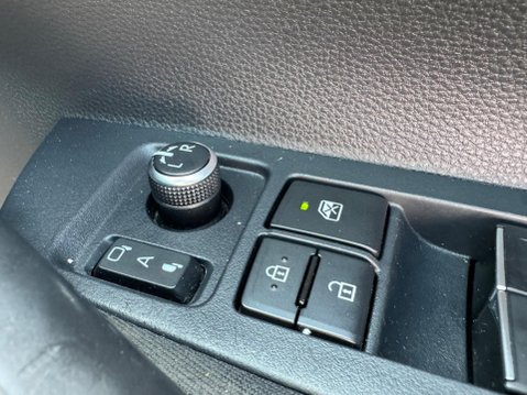 Toyota Corolla 1.8 VVT-h Design CVT Euro 6 (s/s) 5dr 47