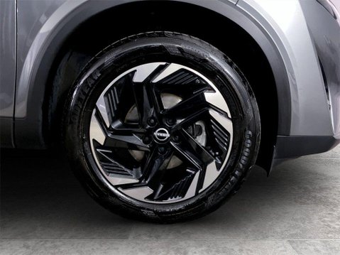 Nissan Qashqai 1.3 DIG-T MHEV N-Connecta SUV 5dr Petrol Hybrid XTRON Euro 6 (s/s) (158 ps) 10