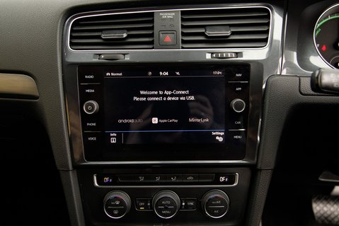 Volkswagen Golf E-GOLF 23