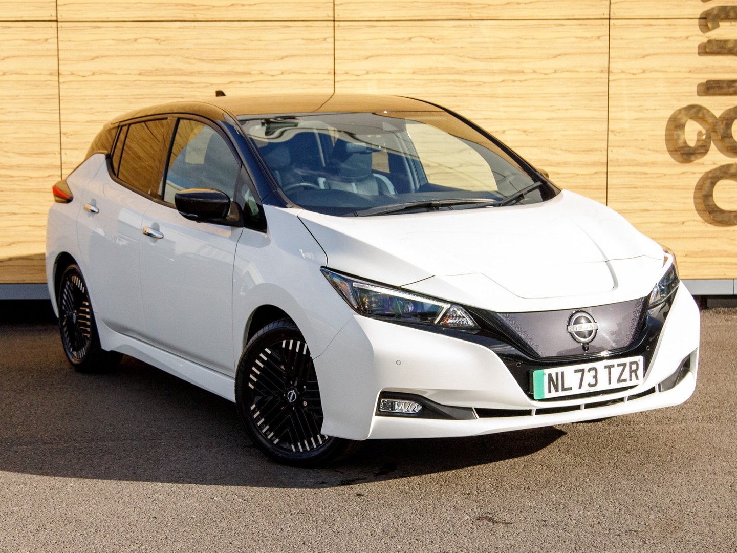 2023 NISSAN LEAF