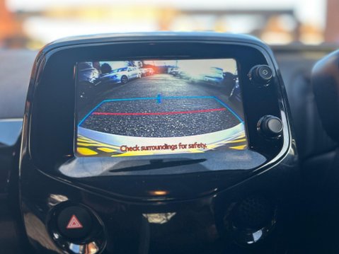 Toyota Aygo VVT-I X-PRESS X-SHIFT 5